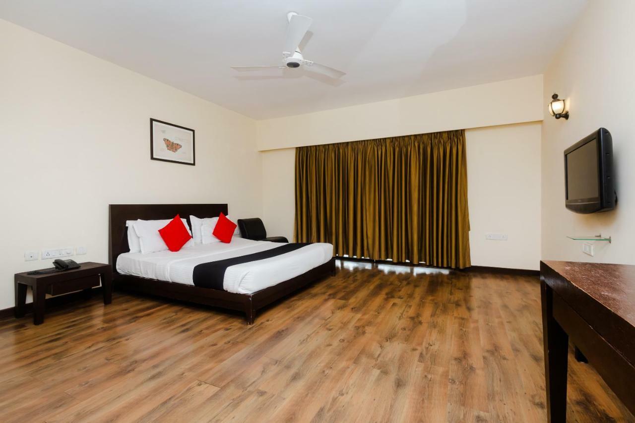 ดิสคัฟเวอร์ รีสอร์ต Hotel เนราล ภายนอก รูปภาพ